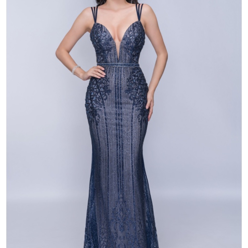NINA CANACCI FORMAL GOWN! BRAND NEW SIZE 8!